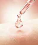 Excès de sébum sur la peau du visage avec pores dilatés et grain de peau irrégulier